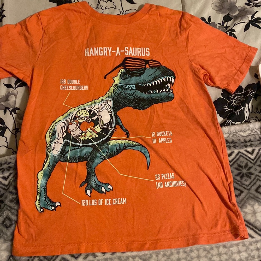 Boys t-shirt size M (7/8)